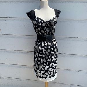 Calvin Klein Patterned Dress with Belt Sz Medium